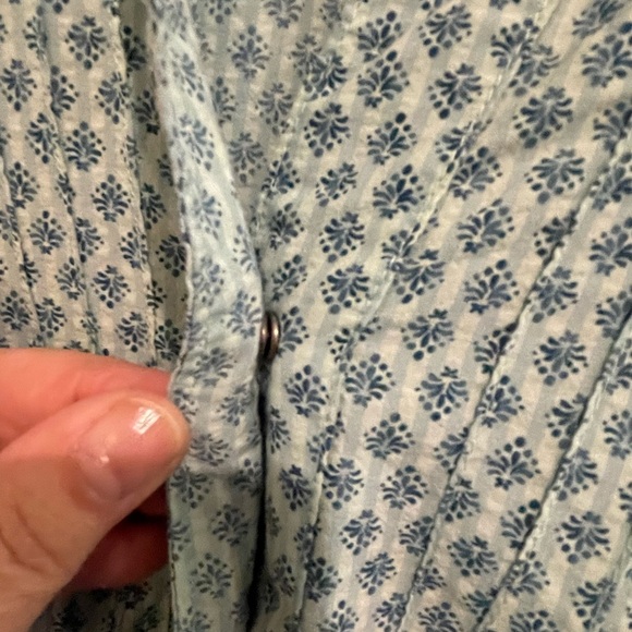 Women’s XCO Columbia snap down shirt. Mint with mini-print.  Size XL - Picture 3 of 5